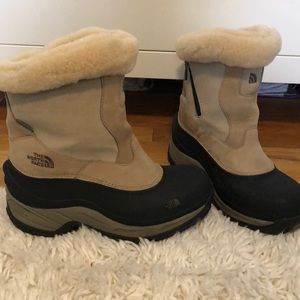 Women’s North Face winter boots